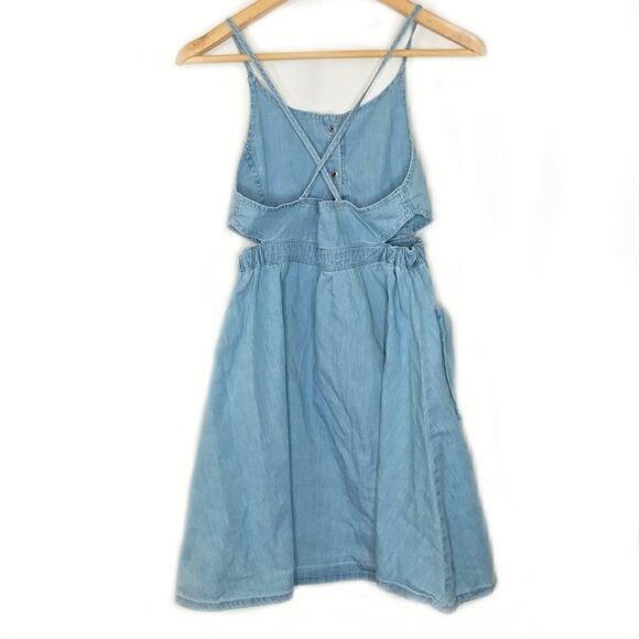 NWOT Kids Denim Stylized Denim Dress With Front Snaps 💚🌻 - Picture 2 of 7
